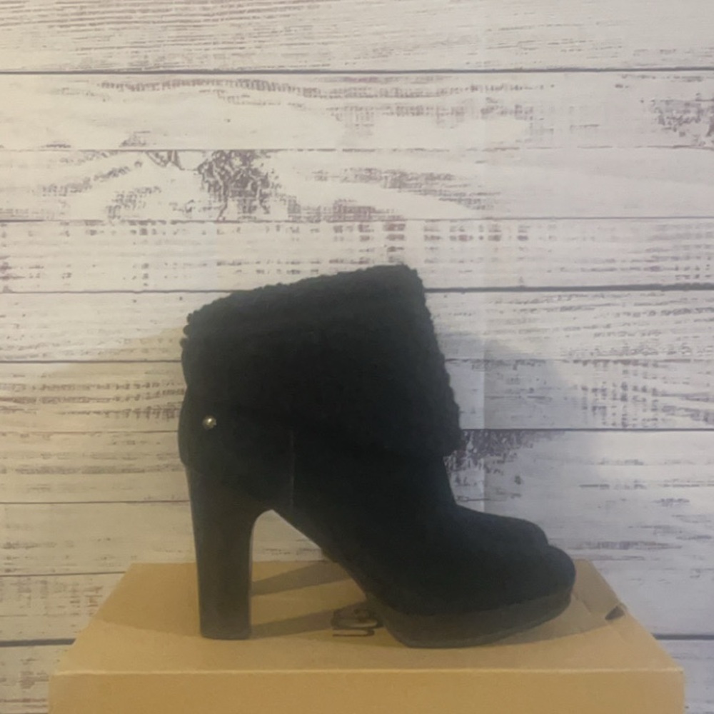 UGG Booties Dandylion